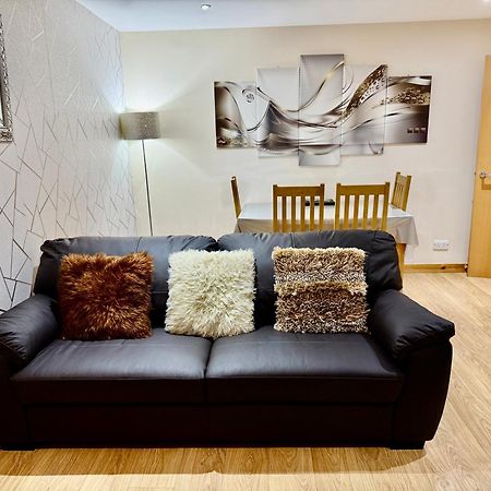 Azim And Suzi'S City Centre Apartment Inverness Zewnętrze zdjęcie