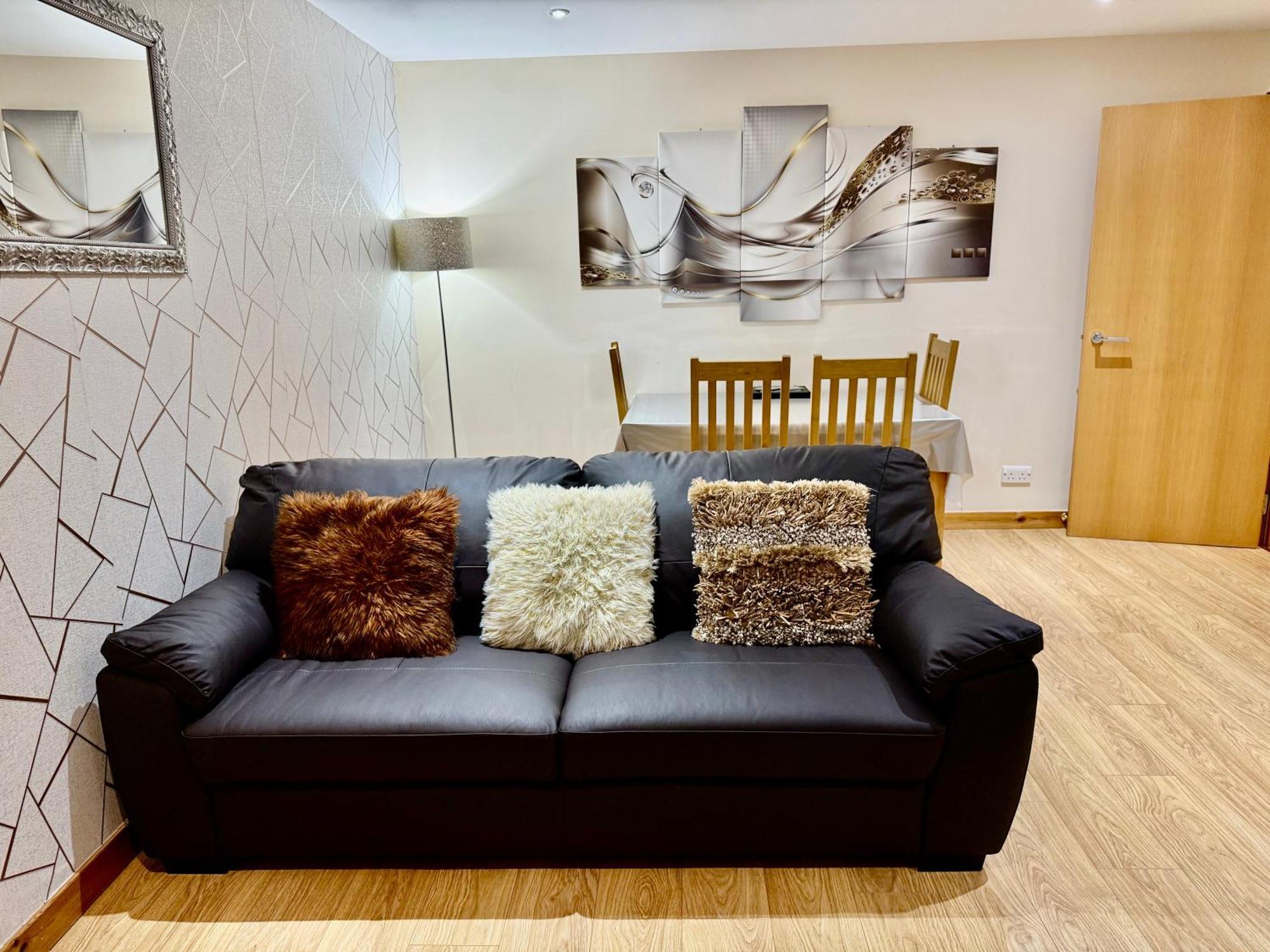 Azim And Suzi'S City Centre Apartment Inverness Zewnętrze zdjęcie